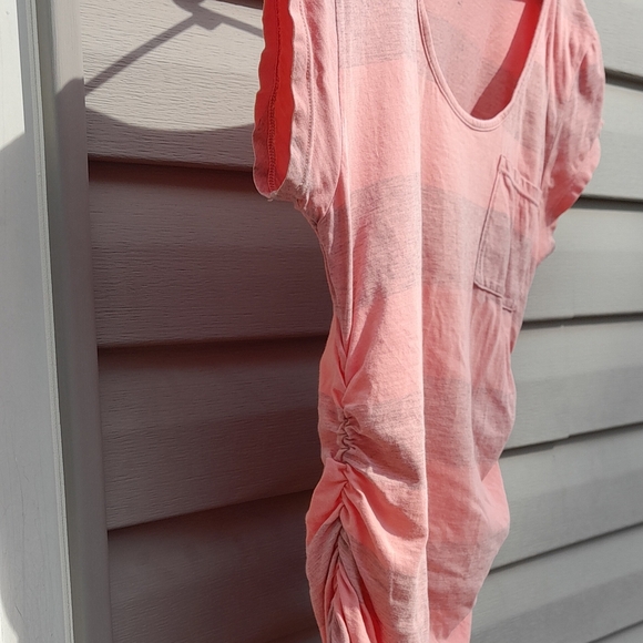 Guess Pink Ruched Short Sleeve Tee Small - Picture 3 of 5